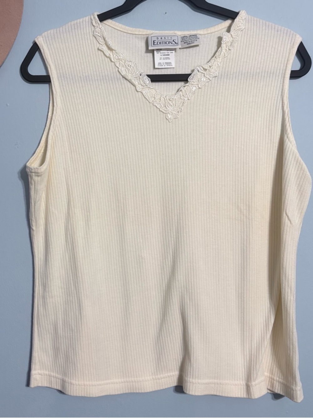 Large vintage Basic Editions Ivory Ribbed V‑Neck Tank with Lace appliqué Trim